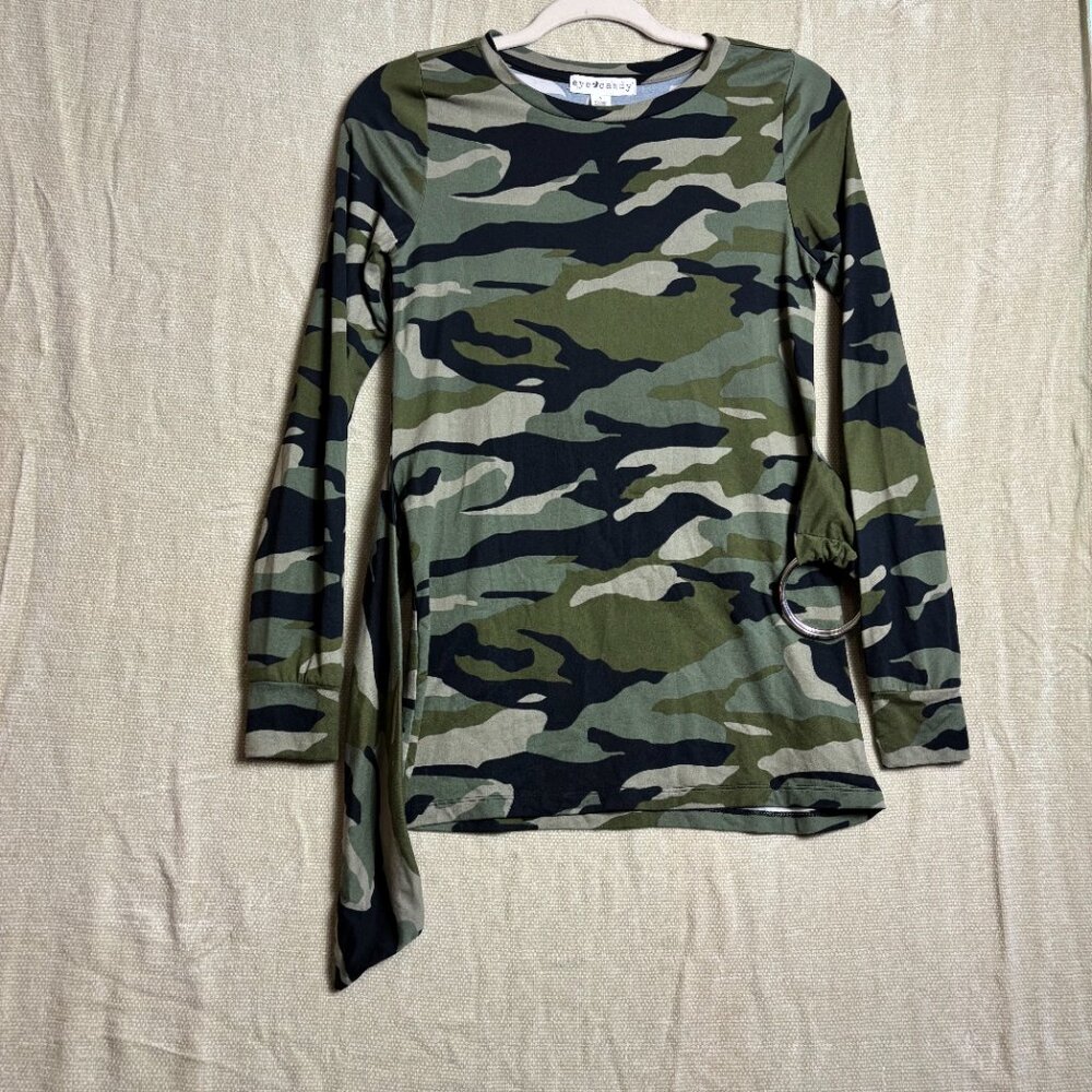 🔥Eye Candy Camo‎ Long Sleeve Top Ring Tie Waist Tunic Women's S